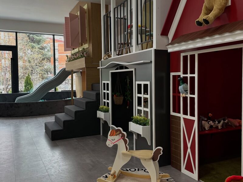 Kids Avenue & Coffee